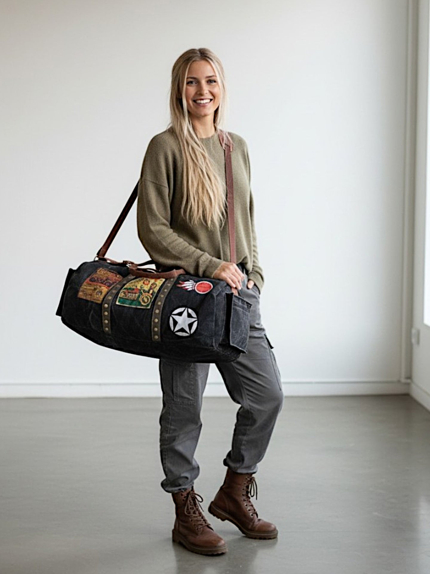 Canvas Travel Duffle Bag 25 litres | Sports Duffel | for Men and Women | Adjustable Broad Strap | Gym Bag | Airline Carry On Luggage | Quick Access Pockets |
