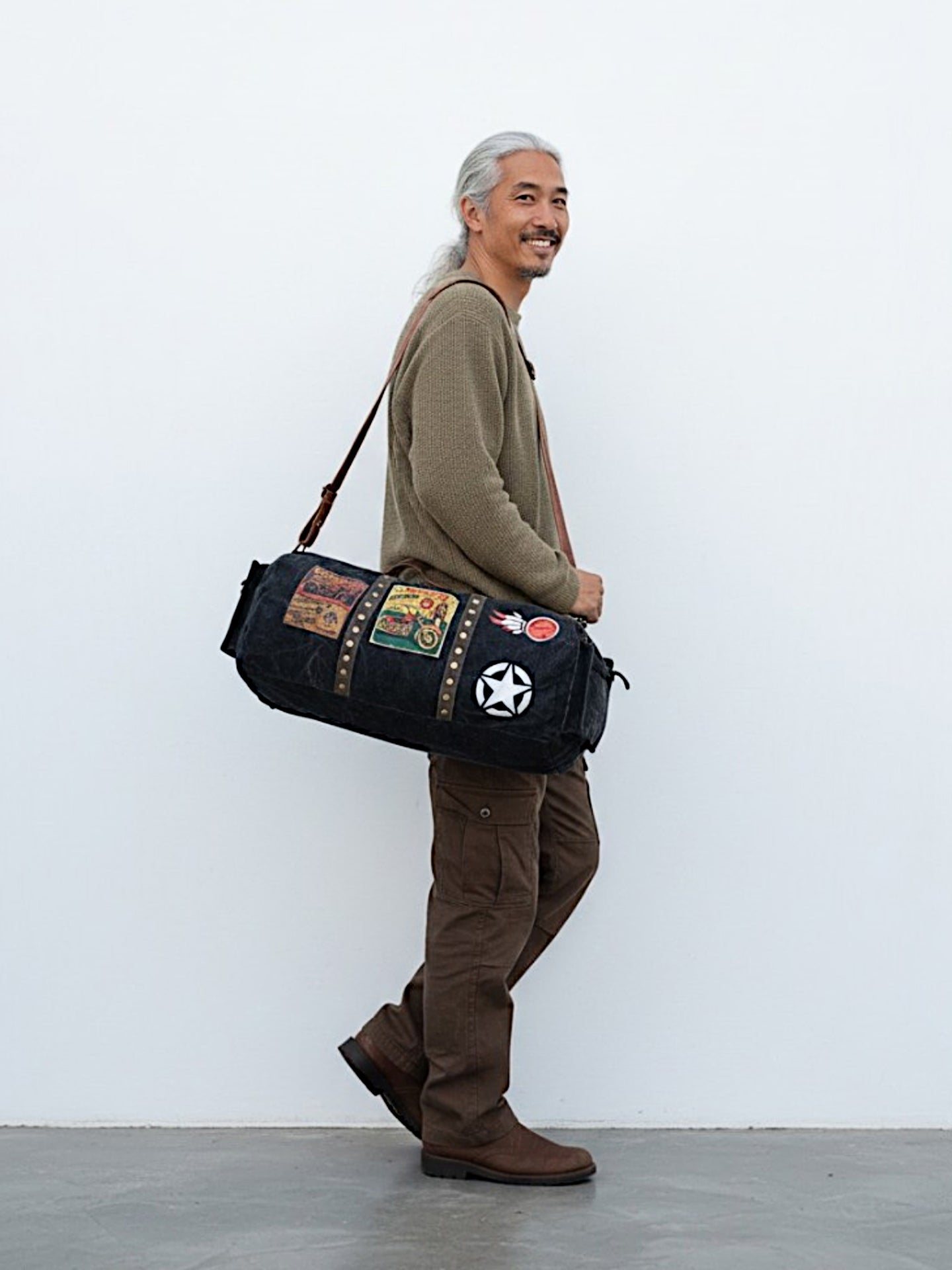 Canvas Travel Duffle Bag 25 litres | Sports Duffel | for Men and Women | Adjustable Broad Strap | Gym Bag | Airline Carry On Luggage | Quick Access Pockets |